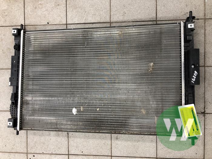 Gebruikte Radiateur Opel Astra L Sports Tourer (F4/FC/FN/FR) 1.2 Turbo 110 12V Prijs € 72,45 Margeregeling aangeboden door Wessel Parts & Service B.V.