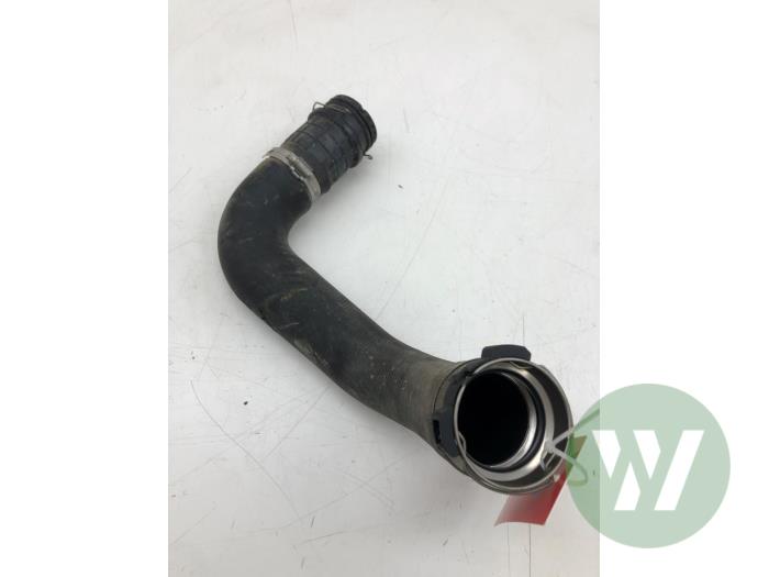 Gebruikte Intercooler Slang Opel Astra Prijs € 36,75 Margeregeling aangeboden door Wessel Parts & Service B.V.