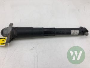 Gebruikte Schokdemper rechts-achter Ford Explorer (CX740) Extended Range AWD 79 kWh Prijs € 299,00 Margeregeling aangeboden door Wessel Parts & Service B.V.