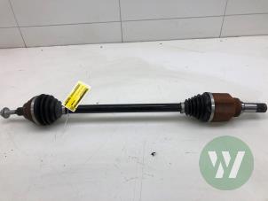 Gebruikte Aandrijfas rechts-achter Ford Explorer (CX740) Extended Range AWD 79 kWh Prijs € 299,00 Margeregeling aangeboden door Wessel Parts & Service B.V.