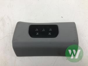 Gebruikte Licht Schakelaar Ford Explorer (CX740) Extended Range AWD 79 kWh Prijs € 99,00 Margeregeling aangeboden door Wessel Parts & Service B.V.