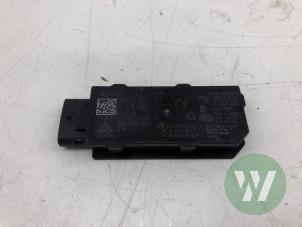 Gebruikte Keyless entry antenne Ford Explorer (CX740) Extended Range AWD 79 kWh Prijs € 29,00 Margeregeling aangeboden door Wessel Parts & Service B.V.