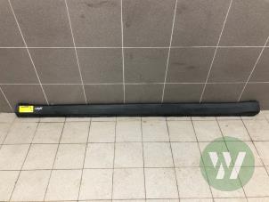 Gebruikte Zijskirt links Ford Explorer (CX740) Extended Range AWD 79 kWh Prijs € 149,00 Margeregeling aangeboden door Wessel Parts & Service B.V.