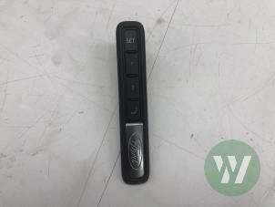 Gebruikte Stoelverstellings Schakelaar Ford Explorer (CX740) Extended Range AWD 79 kWh Prijs € 29,00 Margeregeling aangeboden door Wessel Parts & Service B.V.