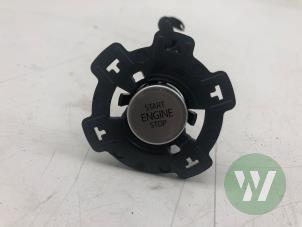 Gebruikte Start/Stop schakelaar Ford Explorer (CX740) Extended Range AWD 79 kWh Prijs € 25,00 Margeregeling aangeboden door Wessel Parts & Service B.V.