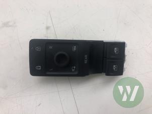 Gebruikte Elektrisch Raam Schakelaar Ford Explorer (CX740) Extended Range AWD 79 kWh Prijs € 125,00 Margeregeling aangeboden door Wessel Parts & Service B.V.