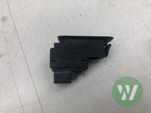 Gebruikte Schakelaar (diversen) Ford Explorer (CX740) Extended Range AWD 79 kWh Prijs € 35,00 Margeregeling aangeboden door Wessel Parts & Service B.V.