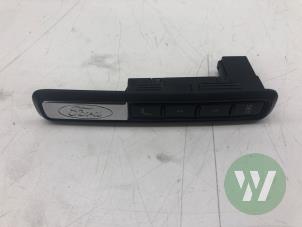 Gebruikte Stoelverstellings Schakelaar Ford Explorer (CX740) Extended Range AWD 79 kWh Prijs € 29,00 Margeregeling aangeboden door Wessel Parts & Service B.V.