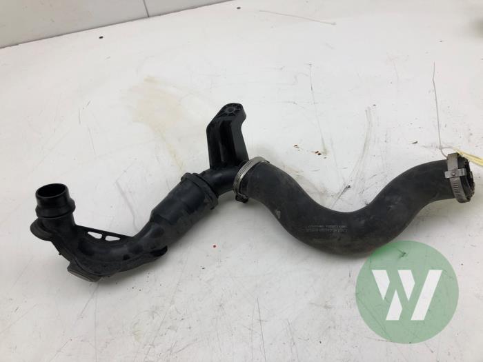 Gebruikte Intercooler Slang Ford Puma 1.0 Ti-VCT EcoBoost mHEV 12V Prijs € 51,45 Margeregeling aangeboden door Wessel Parts & Service B.V.