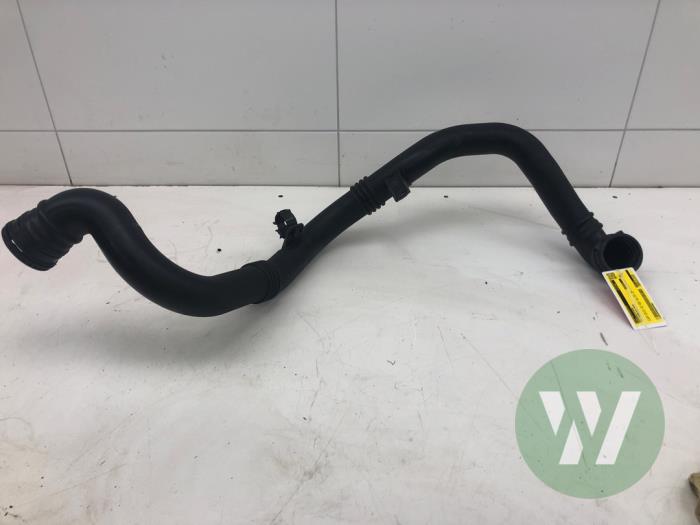 Gebruikte Intercooler Buis Opel Astra K 1.4 Turbo 16V Prijs € 31,50 Margeregeling aangeboden door Wessel Parts & Service B.V.