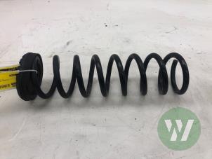 Gebruikte Veerschroef achter Ford Kuga II (DM2) 2.0 TDCi 16V 150 4x4 Prijs € 35,00 Margeregeling aangeboden door Wessel Parts & Service B.V.