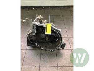 Gebruikte Versnellingsbak Opel Corsa F (UB/UH/UP) 1.2 12V 75 Prijs op aanvraag aangeboden door Wessel Parts & Service B.V.