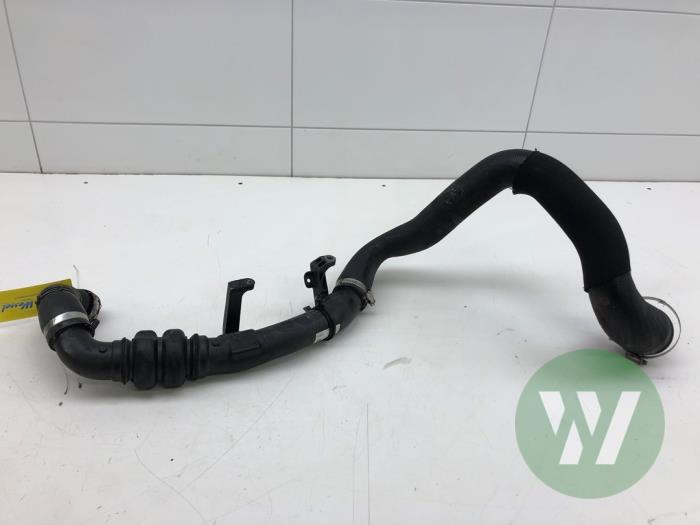 Gebruikte Intercooler Buis Ford Kuga II (DM2) 2.0 TDCi 16V 150 4x4 Prijs € 82,95 Margeregeling aangeboden door Wessel Parts & Service B.V.