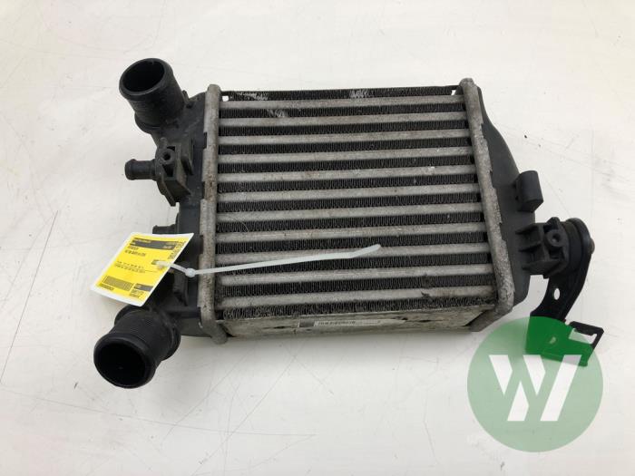 Gebruikte Intercooler Fiat 500 Abarth Prijs € 103,95 Margeregeling aangeboden door Wessel Parts & Service B.V.