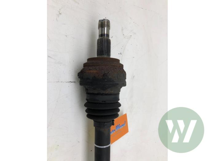 Gebruikte Aandrijfas links-achter Mercedes E Estate (S213) E-200 2.0 Turbo 16V Prijs € 93,45 Margeregeling aangeboden door Wessel Parts & Service B.V.