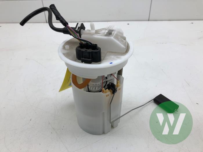 Gebruikte Tank element Pomp Ford Puma 1.0 Ti-VCT EcoBoost mHEV 12V Prijs € 61,95 Margeregeling aangeboden door Wessel Parts & Service B.V.