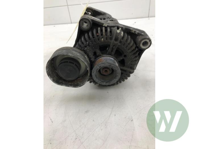 Gebruikte Dynamo BMW 5 serie (E60) 530d 24V Prijs € 72,45 Margeregeling aangeboden door Wessel Parts & Service B.V.