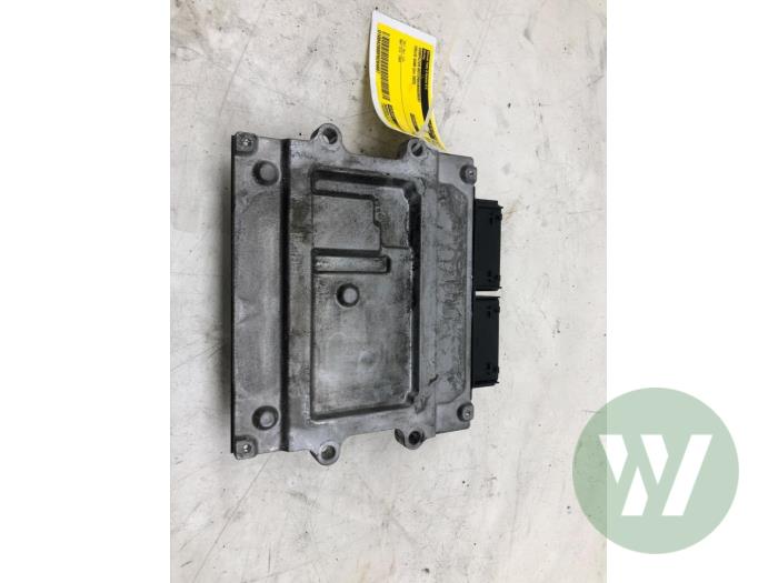Gebruikte Computer Motormanagement Volvo XC60 II (UZ) 2.0 T8 16V Polestar Engineered AWD Prijs € 236,25 Margeregeling aangeboden door Wessel Parts & Service B.V.