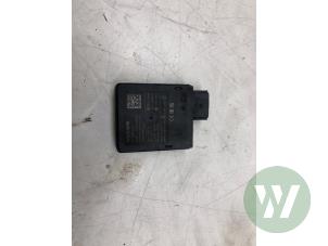 Gebruikte Radar sensor Volvo XC60 II (UZ) 2.0 T8 16V Polestar Engineered AWD Prijs € 149,00 Margeregeling aangeboden door Wessel Parts & Service B.V.