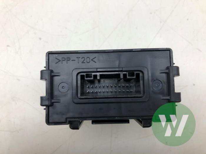 Gebruikte Stuurkolom module Renault Megane E-Tech (RCB) 60 kWh Prijs € 51,45 Margeregeling aangeboden door Wessel Parts & Service B.V.