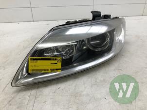 Gebruikte Koplamp links Audi Q7 (4LB) 3.0 TDI V6 24V Prijs € 375,00 Margeregeling aangeboden door Wessel Parts & Service B.V.