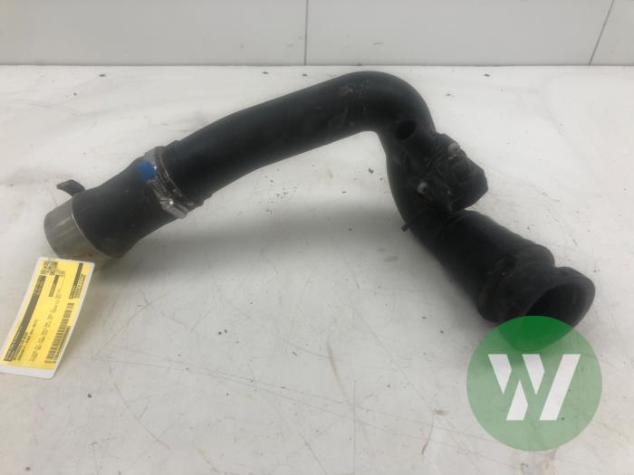 Gebruikte Intercooler Buis Jaguar F-Pace 2.0 Turbo 16V AWD Prijs € 103,95 Margeregeling aangeboden door Wessel Parts & Service B.V.