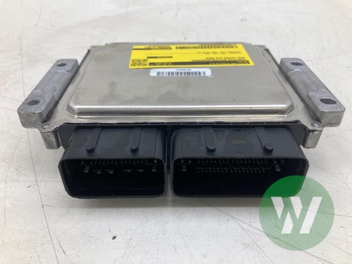 Gebruikte Computer Motormanagement Opel Vivaro 2.0 Diesel 145 Prijs € 236,25 Margeregeling aangeboden door Wessel Parts & Service B.V.