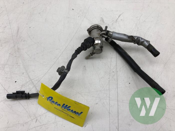 Gebruikte Injector adblue Fiat Ducato (250) 2.3 D 160 Multijet AdBlue Prijs € 183,75 Margeregeling aangeboden door Wessel Parts & Service B.V.
