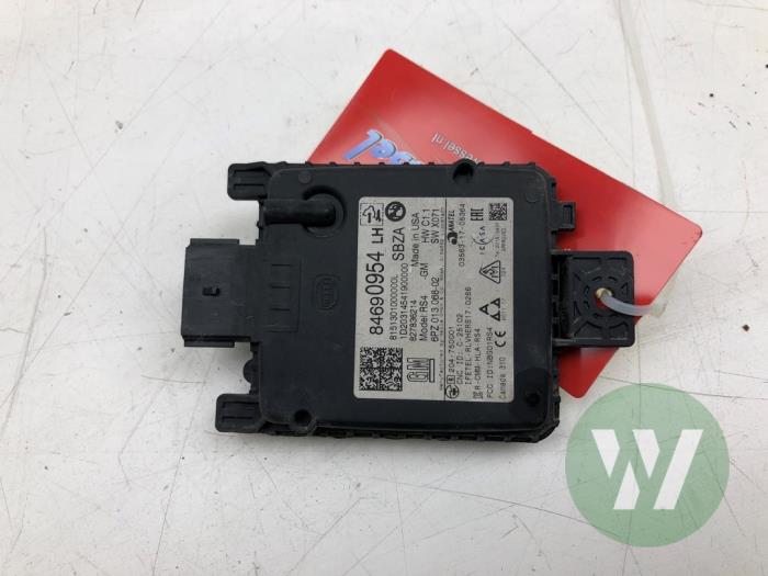 Gebruikte Radar sensor Opel Insignia Sports Tourer 1.5 CDTI 12V Prijs € 103,95 Margeregeling aangeboden door Wessel Parts & Service B.V.