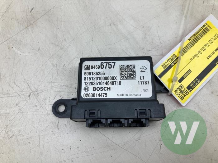 Gebruikte PDC Module Opel Insignia Sports Tourer 1.5 CDTI 12V Prijs € 61,95 Margeregeling aangeboden door Wessel Parts & Service B.V.