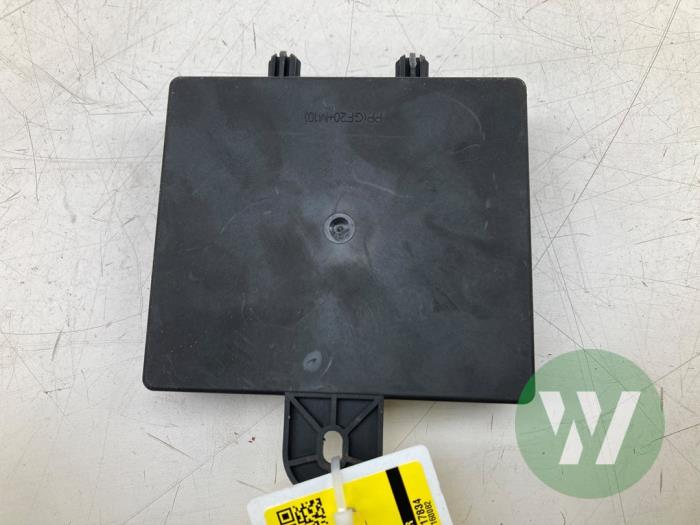 Gebruikte Bodycontrol Module Renault Captur I (2R) 1.3 TCE 150 16V Prijs € 93,45 Margeregeling aangeboden door Wessel Parts & Service B.V.