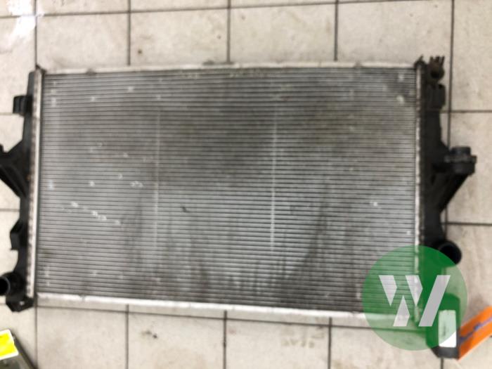 Gebruikte Radiateur Mercedes Vito (447.6) 1.6 111 CDI 16V Prijs € 131,25 Margeregeling aangeboden door Wessel Parts & Service B.V.