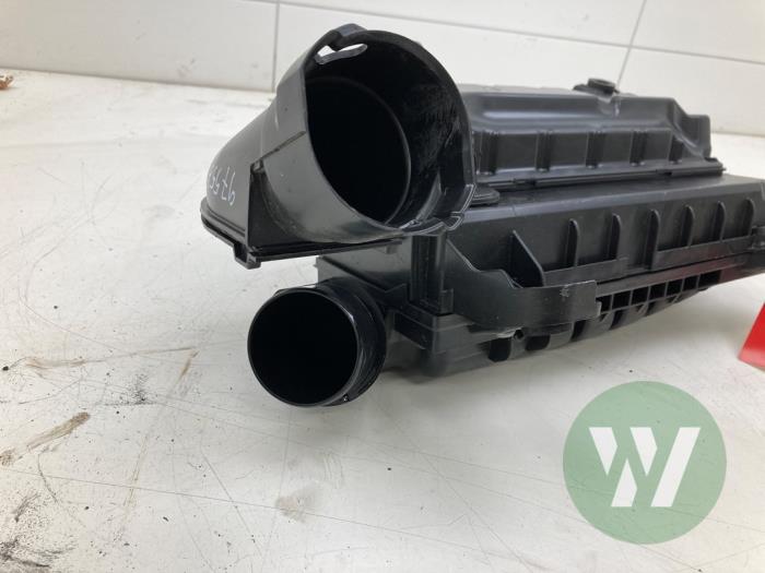 Gebruikte Luchtfilterhuis Opel Crossland (X) 1.2 Turbo 12V Prijs € 30,45 Margeregeling aangeboden door Wessel Parts & Service B.V.
