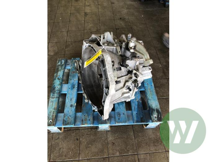 Gebruikte Versnellingsbak Fiat Ducato (250) 3.0 140 Natural Power Prijs € 1.416,45 Margeregeling aangeboden door Wessel Parts & Service B.V.