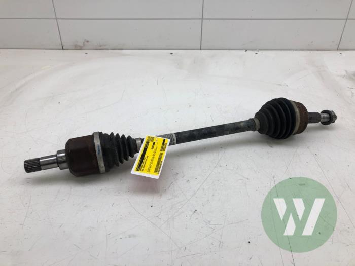 Gebruikte Aandrijfas links-voor Opel Grandland (X) 1.2 Turbo 12V Prijs € 82,95 Margeregeling aangeboden door Wessel Parts & Service B.V.