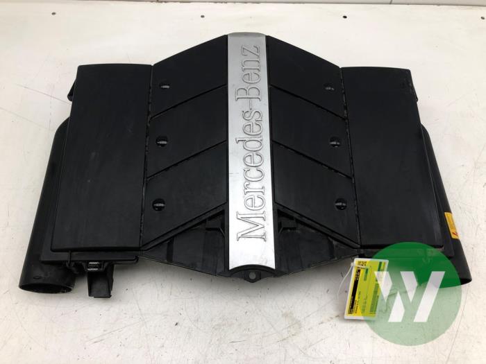 Gebruikte Luchtfilterhuis Mercedes SL (R230) 5.0 SL-500 V8 24V Prijs € 40,95 Margeregeling aangeboden door Wessel Parts & Service B.V.