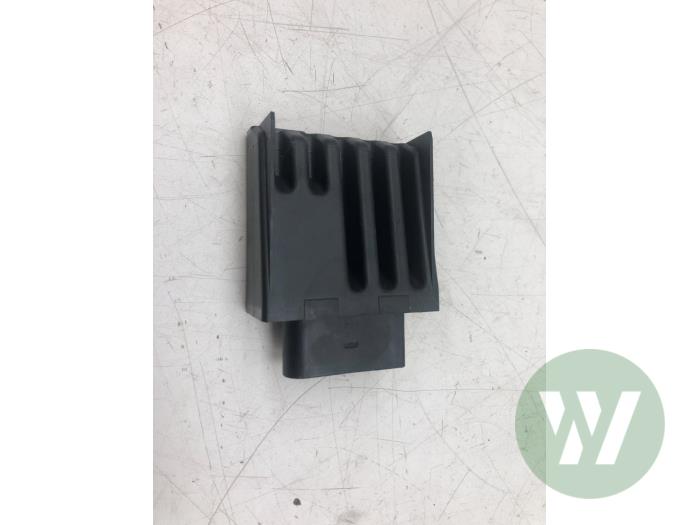 Gebruikte Brandstofpomp module Skoda Octavia Combi (NXAC) 2.0 TDI GreenTec 16V Prijs € 30,45 Margeregeling aangeboden door Wessel Parts & Service B.V.