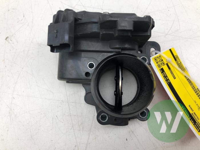 Gebruikte Gasklephuis Opel Vivaro 2.0 Diesel 145 Prijs € 36,75 Margeregeling aangeboden door Wessel Parts & Service B.V.
