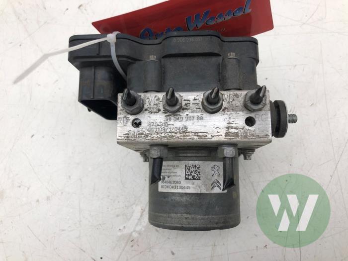 Gebruikte ABS Pomp Opel Vivaro 2.0 Diesel 145 Prijs € 103,95 Margeregeling aangeboden door Wessel Parts & Service B.V.