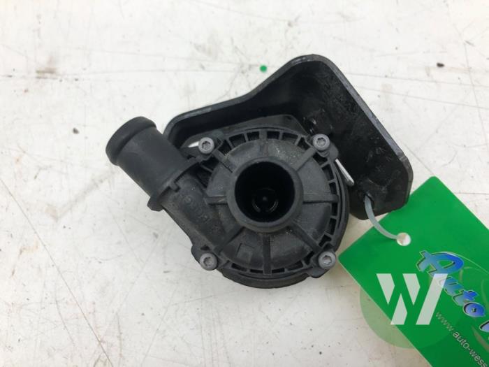 Gebruikte Waterpomp Skoda Karoq Prijs € 40,95 Margeregeling aangeboden door Wessel Parts & Service B.V.