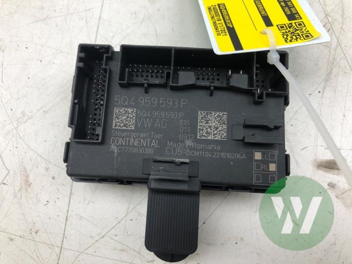 Gebruikte Deur module Skoda Karoq Prijs € 40,95 Margeregeling aangeboden door Wessel Parts & Service B.V.