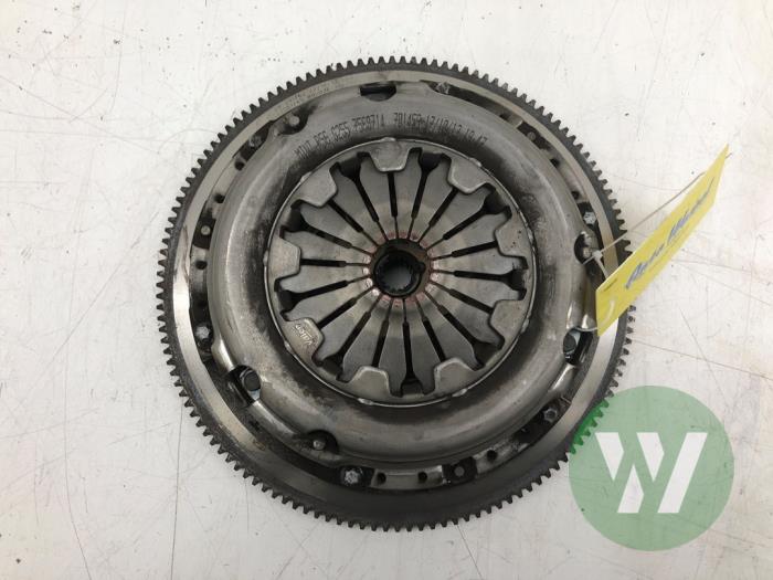 Gebruikte Vliegwiel Mini Mini (R56) 1.6 16V Cooper Prijs € 156,45 Margeregeling aangeboden door Wessel Parts & Service B.V.