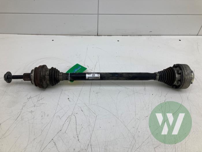Gebruikte Aandrijfas links-achter Audi A4 Quattro (B9) 2.0 40 TDI Mild Hybrid 16V Prijs € 131,25 Margeregeling aangeboden door Wessel Parts & Service B.V.