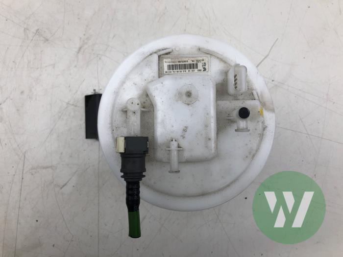 Gebruikte Tank element Pomp Opel Corsa F (UB/UH/UP) 1.2 12V 75 Prijs € 51,45 Margeregeling aangeboden door Wessel Parts & Service B.V.