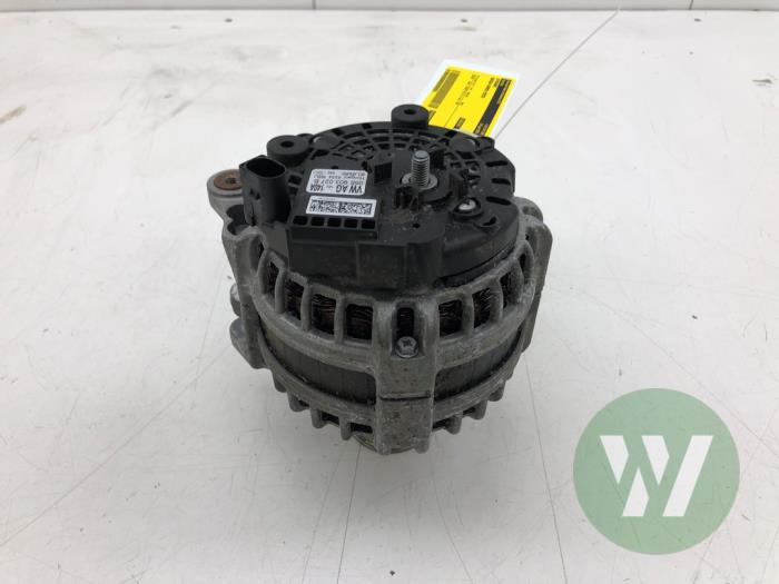 Gebruikte Dynamo Skoda Karoq 1.5 TSI 16V Prijs € 51,45 Margeregeling aangeboden door Wessel Parts & Service B.V.