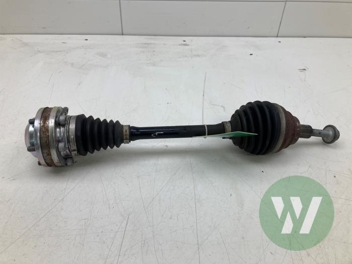 Gebruikte Steekas links-voor Skoda Karoq 1.5 TSI 16V Prijs € 156,45 Margeregeling aangeboden door Wessel Parts & Service B.V.