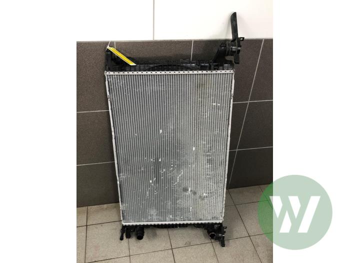 Gebruikte Radiateur Audi A4 Avant (B9) 2.0 40 TFSI Mild hybrid 16V Prijs € 156,45 Margeregeling aangeboden door Wessel Parts & Service B.V.
