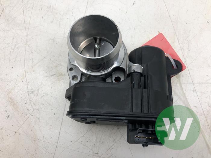Gebruikte Gasklephuis Opel Astra L (F3/FB/FM/FP) 1.2 Turbo 130 12V Prijs € 40,95 Margeregeling aangeboden door Wessel Parts & Service B.V.