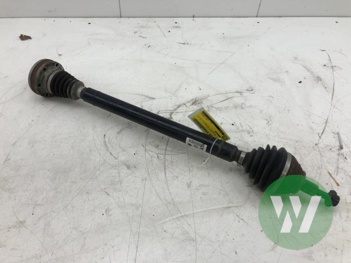 Gebruikte Aandrijfas rechts-voor Volkswagen Passat (3G2) 2.0 TDI 16V 150 Prijs € 61,95 Margeregeling aangeboden door Wessel Parts & Service B.V.