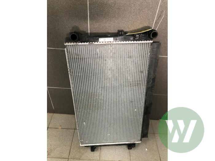 Gebruikte Radiateur Volkswagen Golf Sportsvan (AUVS) 1.5 TSI Evo BlueMotion 16V Prijs € 61,95 Margeregeling aangeboden door Wessel Parts & Service B.V.
